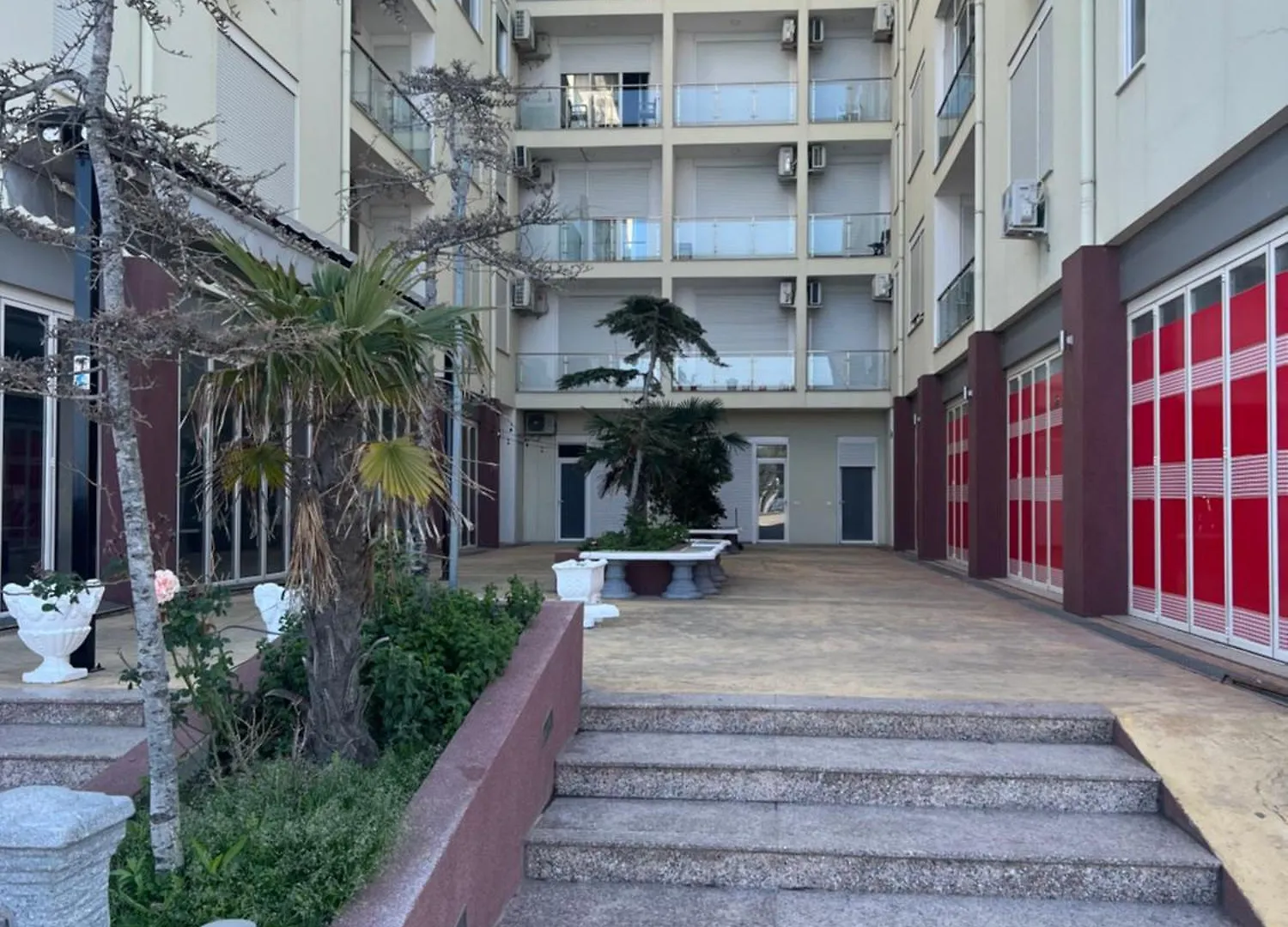 Holiday Season At Sea Shëngjin Albanië